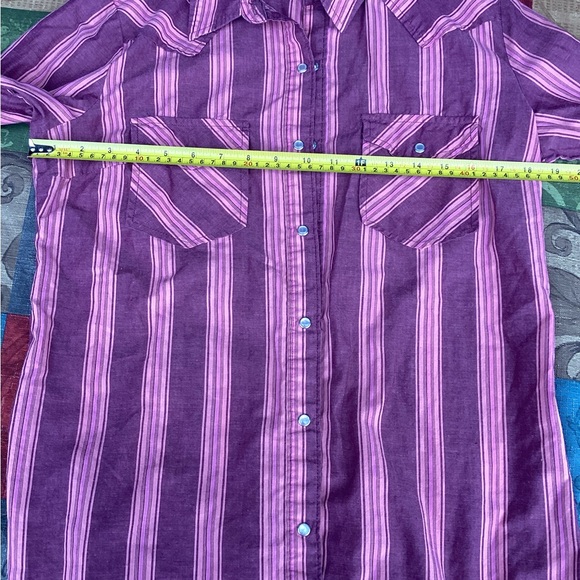Wrangler Western Style Pearl Snap Striped Button-Up Shirt Women's Size Medium. - Picture 6 of 10